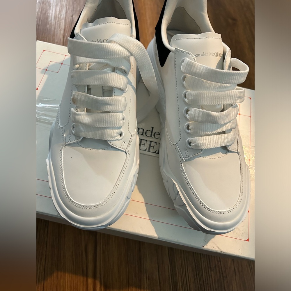 NEW Alexander McQueen Sneakers- Sz 39.5